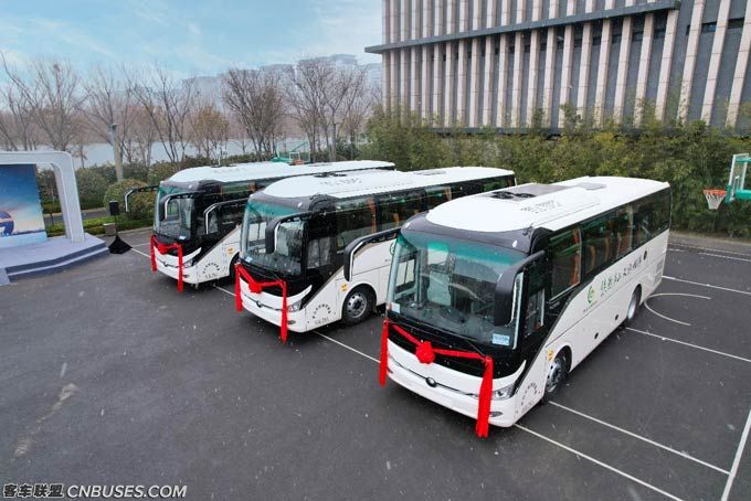 “旅游热”发动“景区热”，，，，，letou国际米兰官网客车顺势而上助推旅游高质量生长