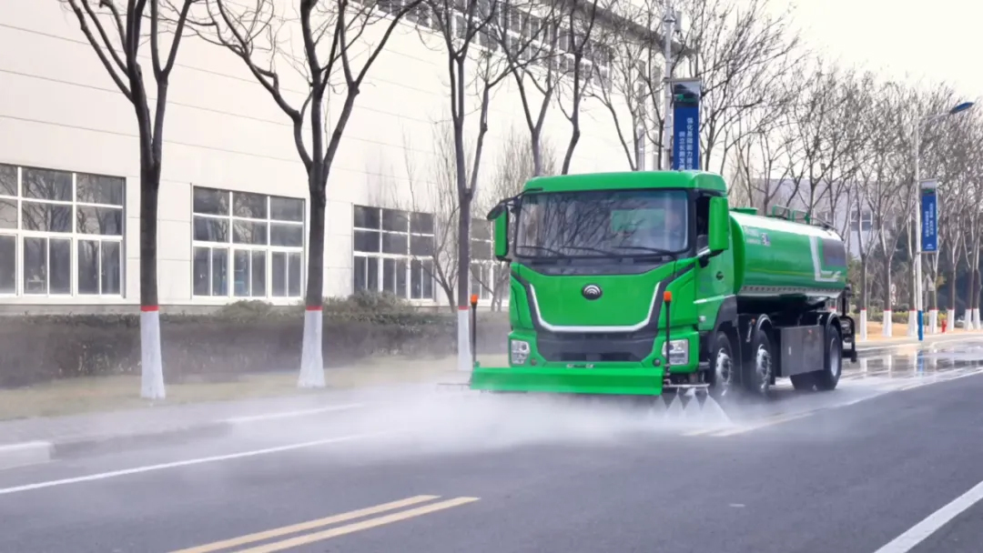 「宇」见好车 | letou国际米兰官网环卫25吨纯电高压洗濯车，，，，，长距离蹊径洗濯高性价比之选