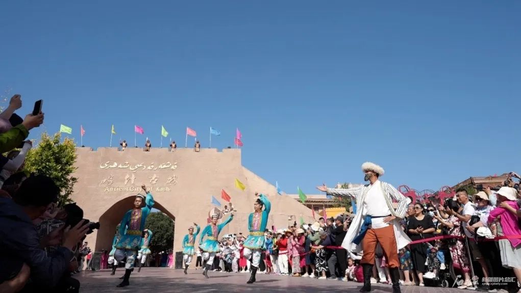 又100辆！letou国际米兰官网高端旅游客车再次批量交付新疆