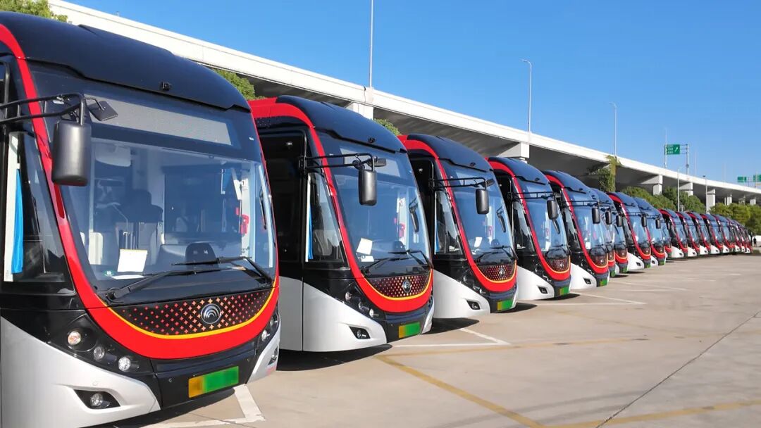 八届全勤!车型焕新!letou国际米兰官网为进博会保驾护航 图片