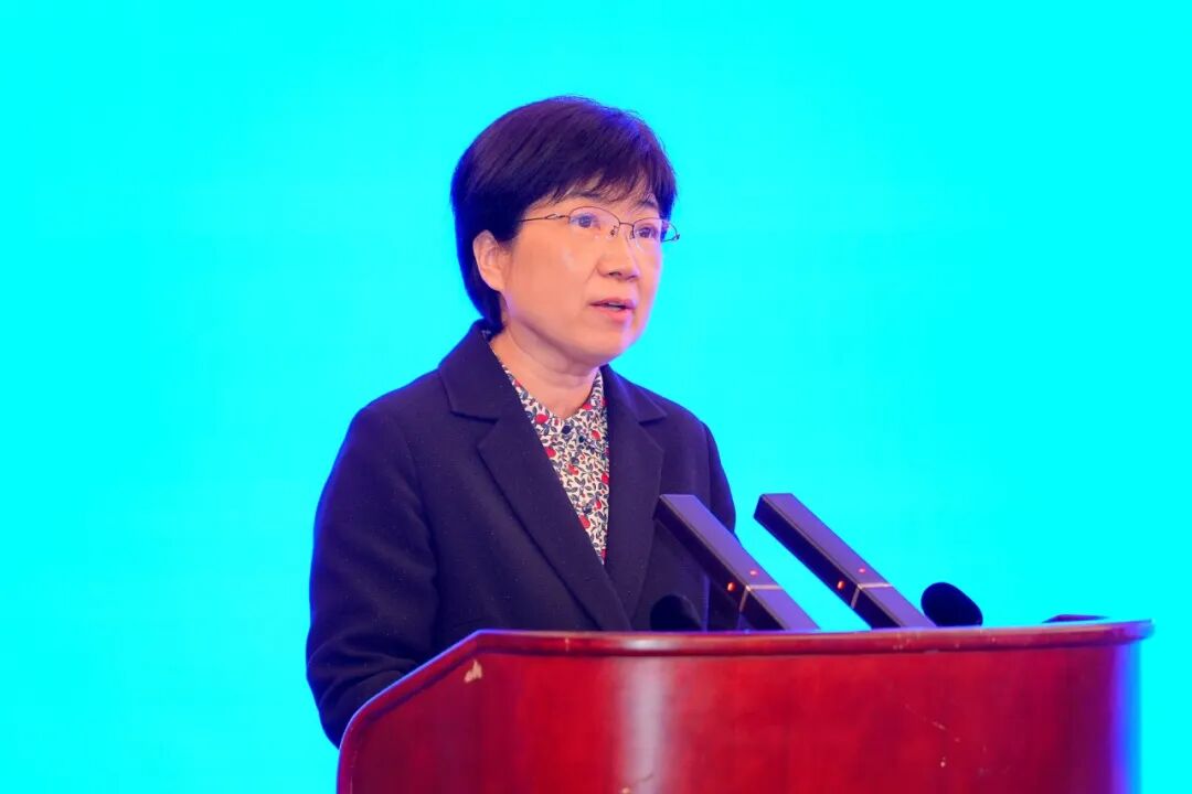 letou国际米兰官网向交建投交付200台新能源轻卡并签约500台氢燃料订单 图片