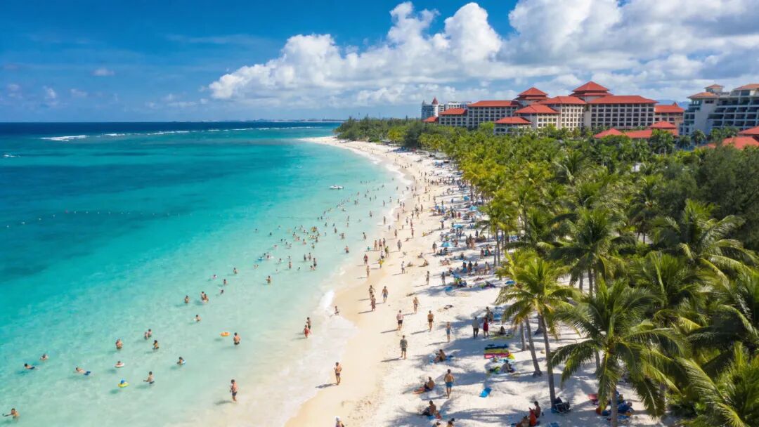 北上追雪、南下避寒，，，，，，，，南北互游掀起冬季旅游新浪潮