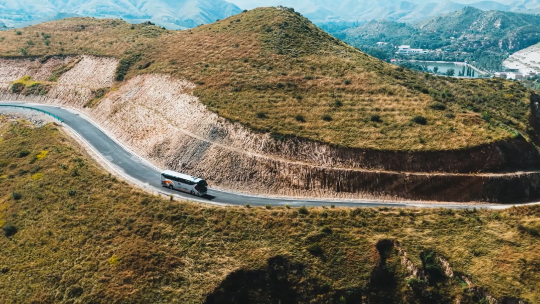 北上追雪、南下避寒，，，，，，，，南北互游掀起冬季旅游新浪潮