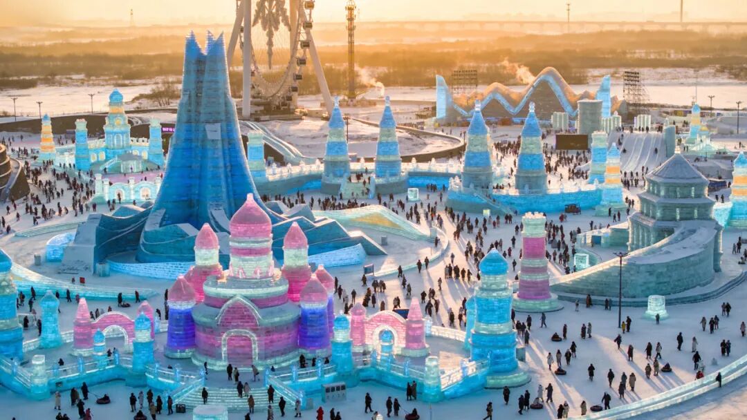 北上追雪、南下避寒，，，，，，，，南北互游掀起冬季旅游新浪潮